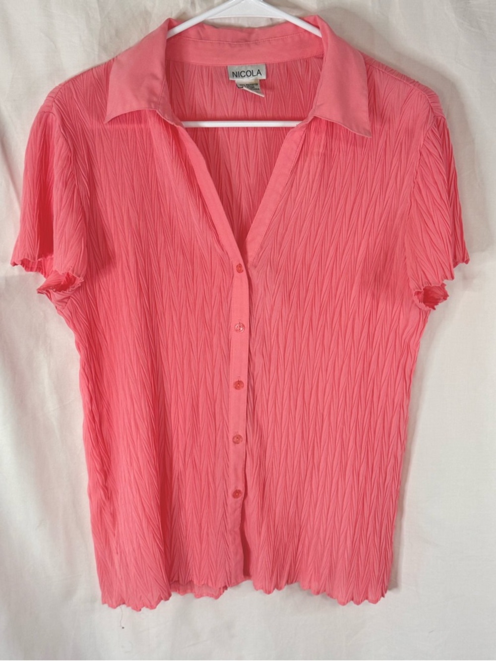 NICOLA Woman’s Pink Short-Sleeve Crinkle Button-Up Short Sleeve Top — Size Large